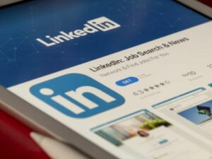 Cosa scrivere nel sommario di LinkedIn per essere efficaci